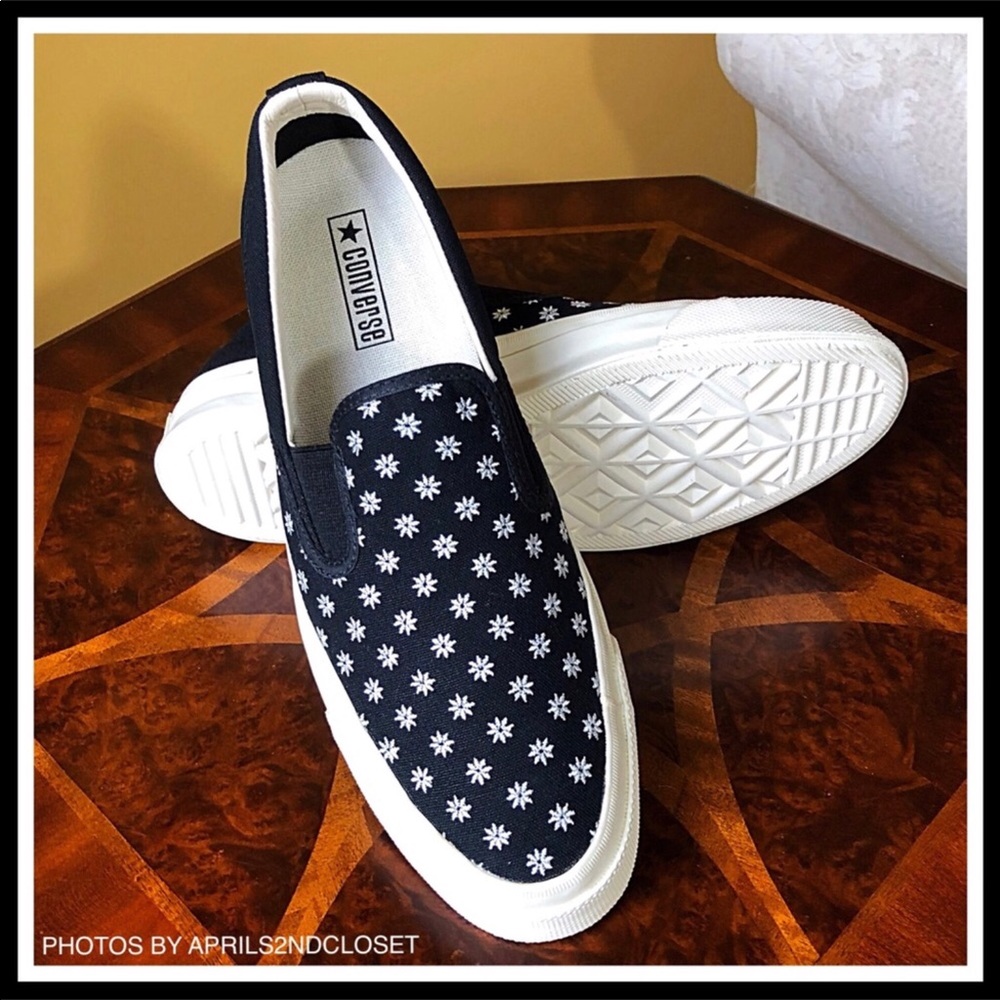 CONVERSE CANVAS STYLISH SLIP ON SHOES - Picture 2 of 8